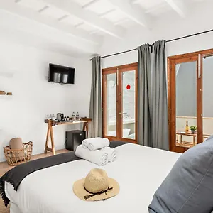 https://hotel-ses-5-claus.balearic-islands.net